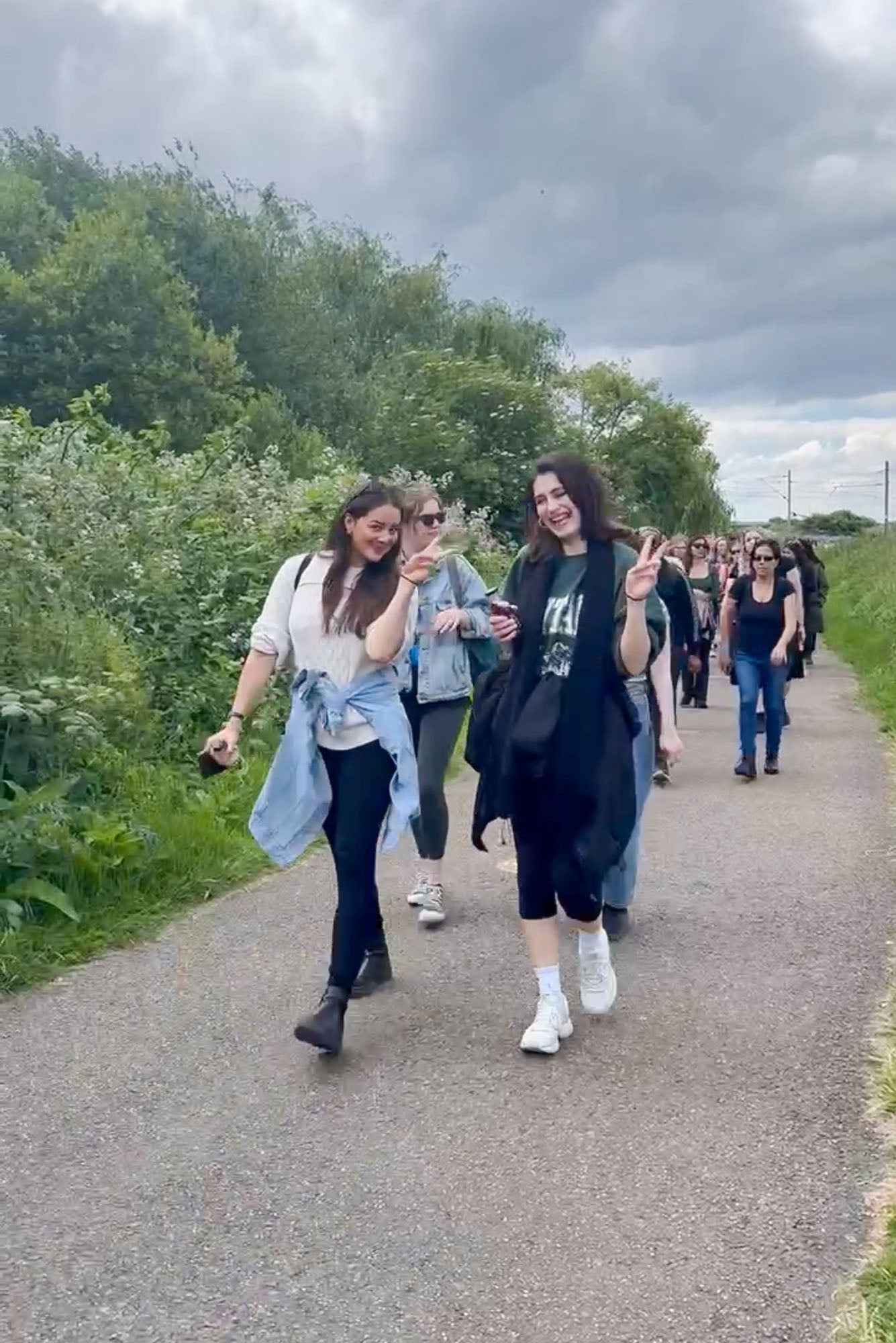 London December Lonely Girls Walk Club with Salad Days Market